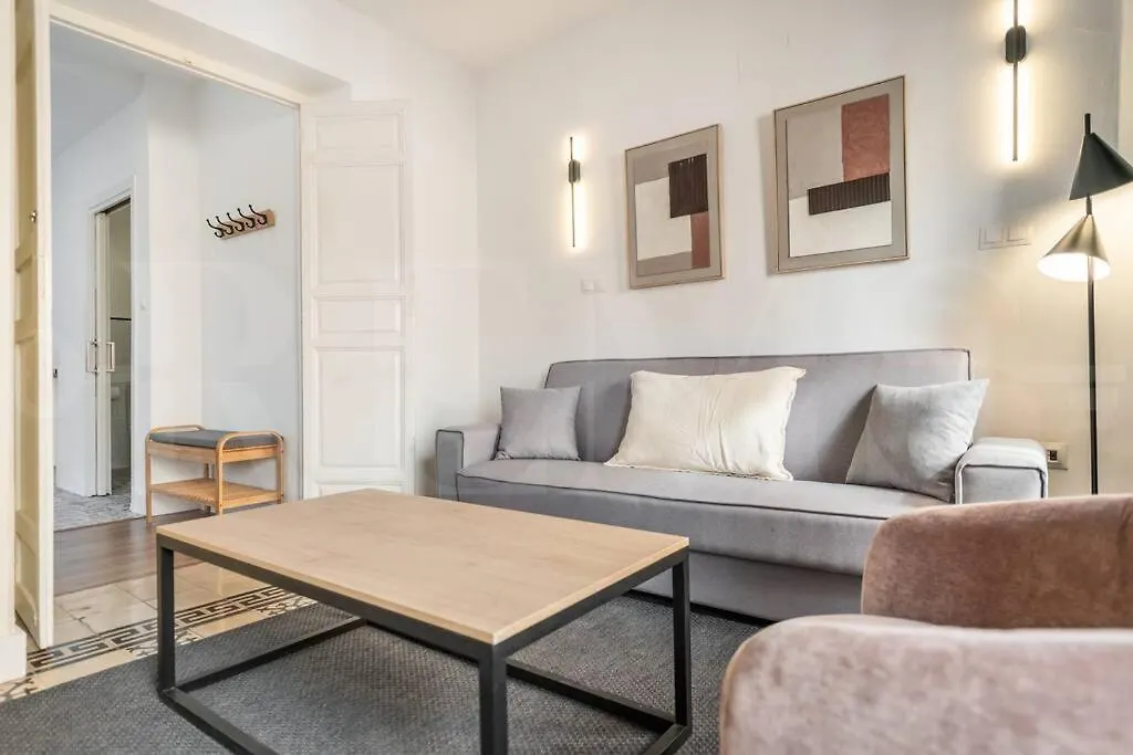 Sophisticated Apartment With Terrace By Rems Malaga