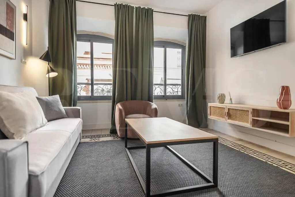 Sophisticated Apartment With Terrace By Rems location